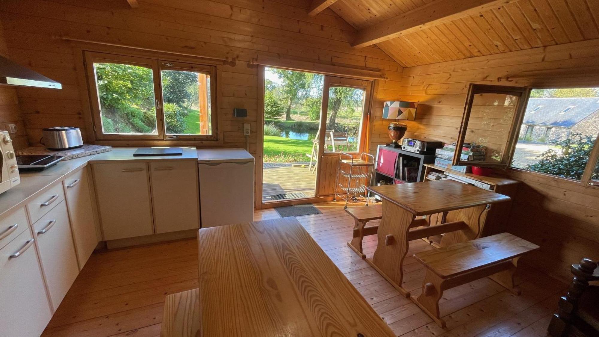 Chambres D'Hotes Les Tilleuls Poullaouen Exteriör bild