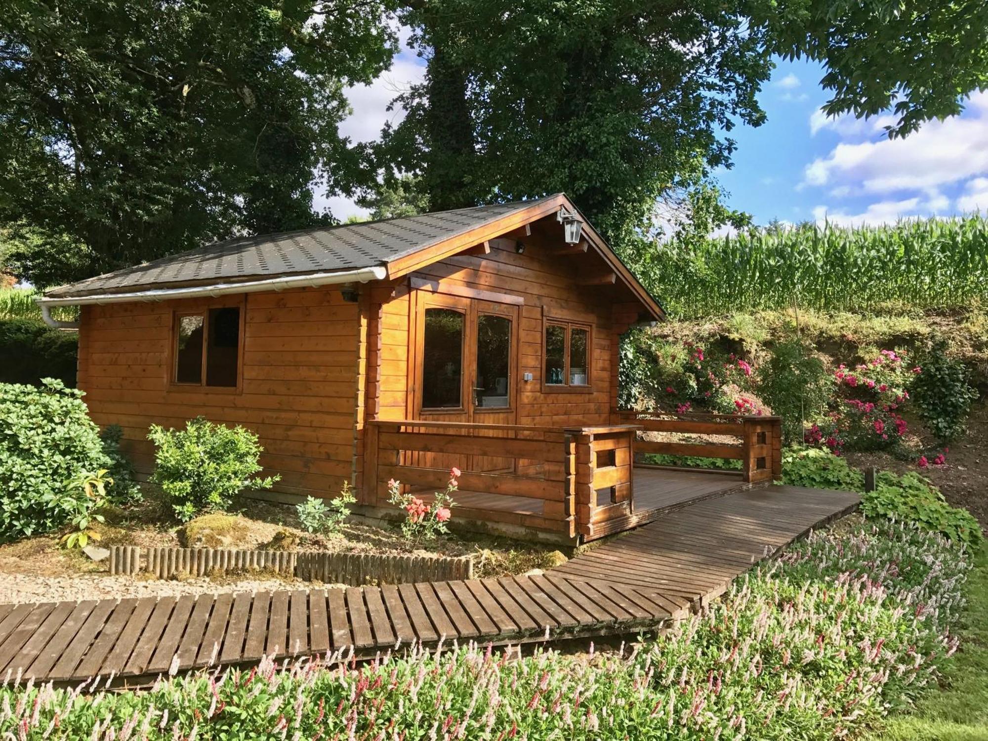 Chambres D'Hotes Les Tilleuls Poullaouen Exteriör bild