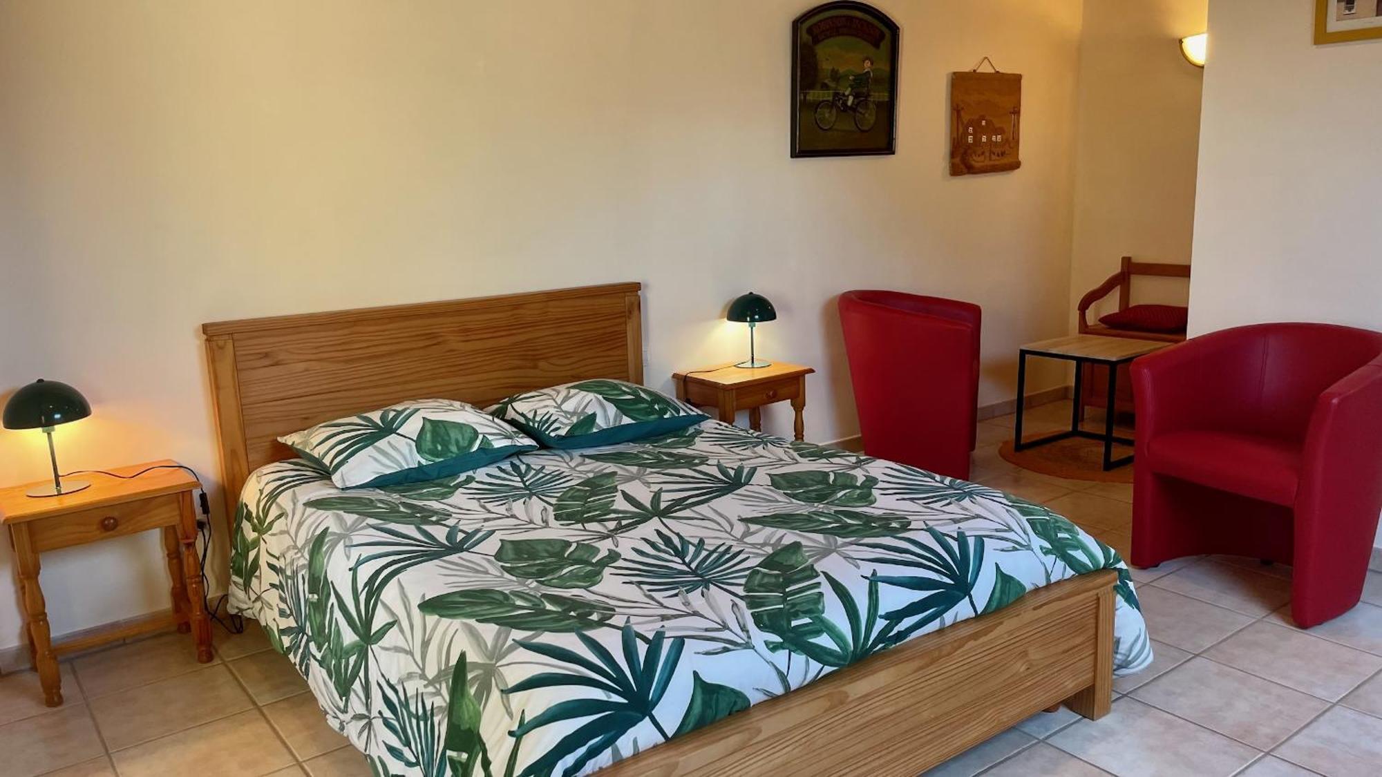 Chambres D'Hotes Les Tilleuls Poullaouen Exteriör bild