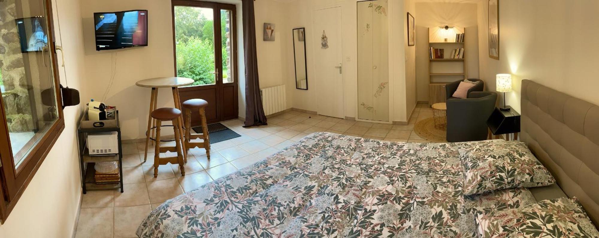 Chambres D'Hotes Les Tilleuls Poullaouen Exteriör bild