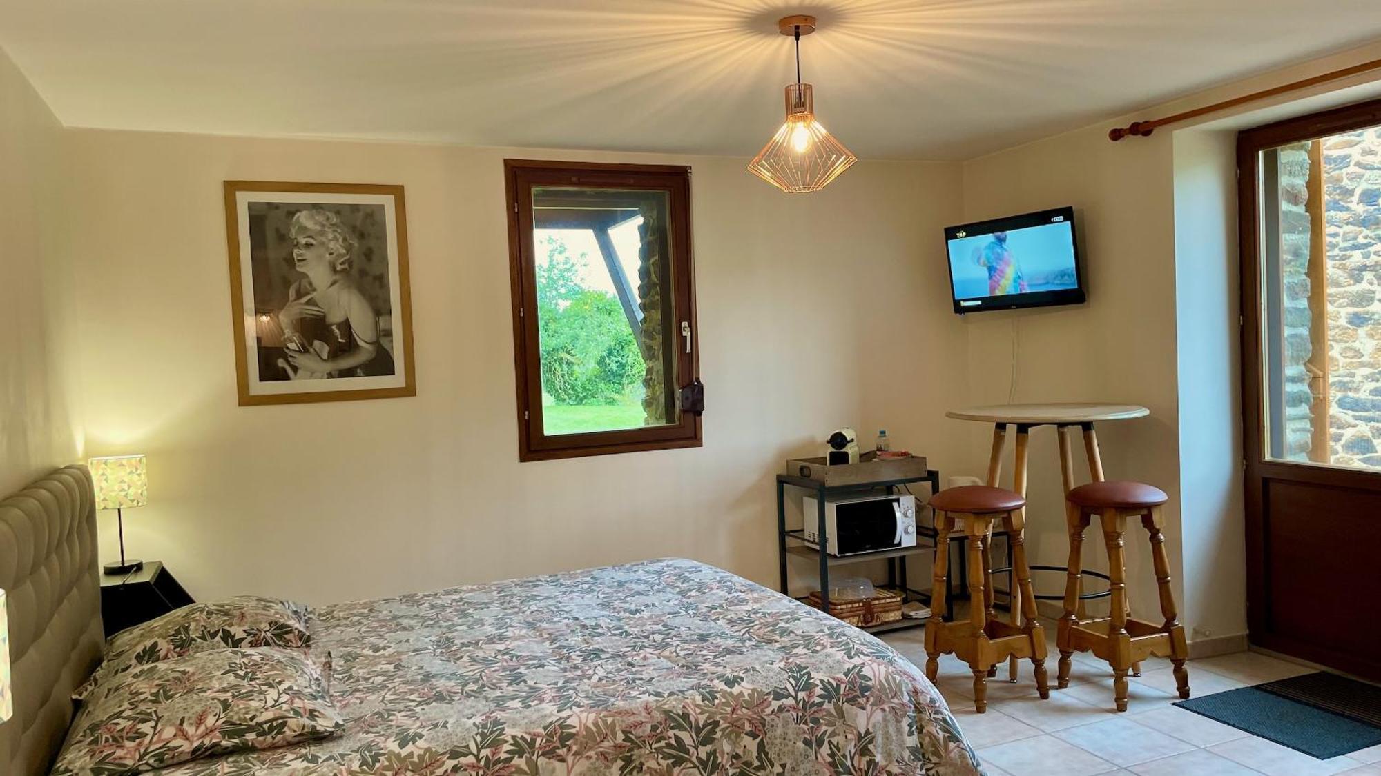 Chambres D'Hotes Les Tilleuls Poullaouen Exteriör bild